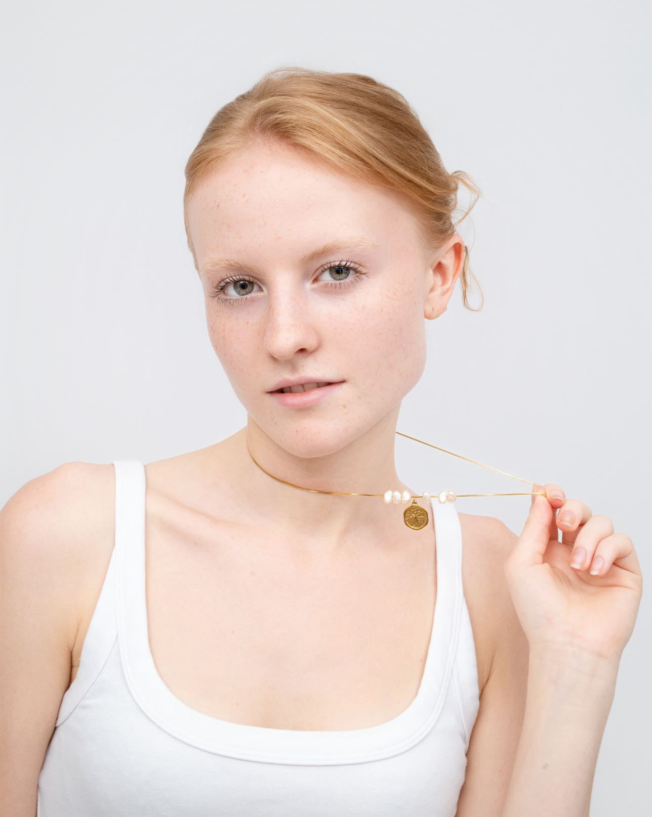Collier Astride