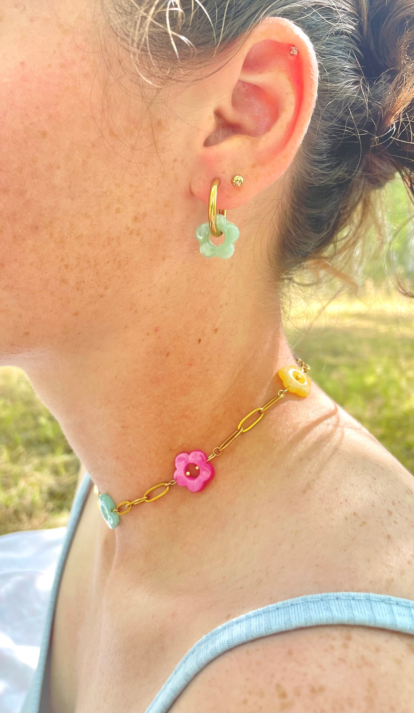 Boucle d'oreille Flora or