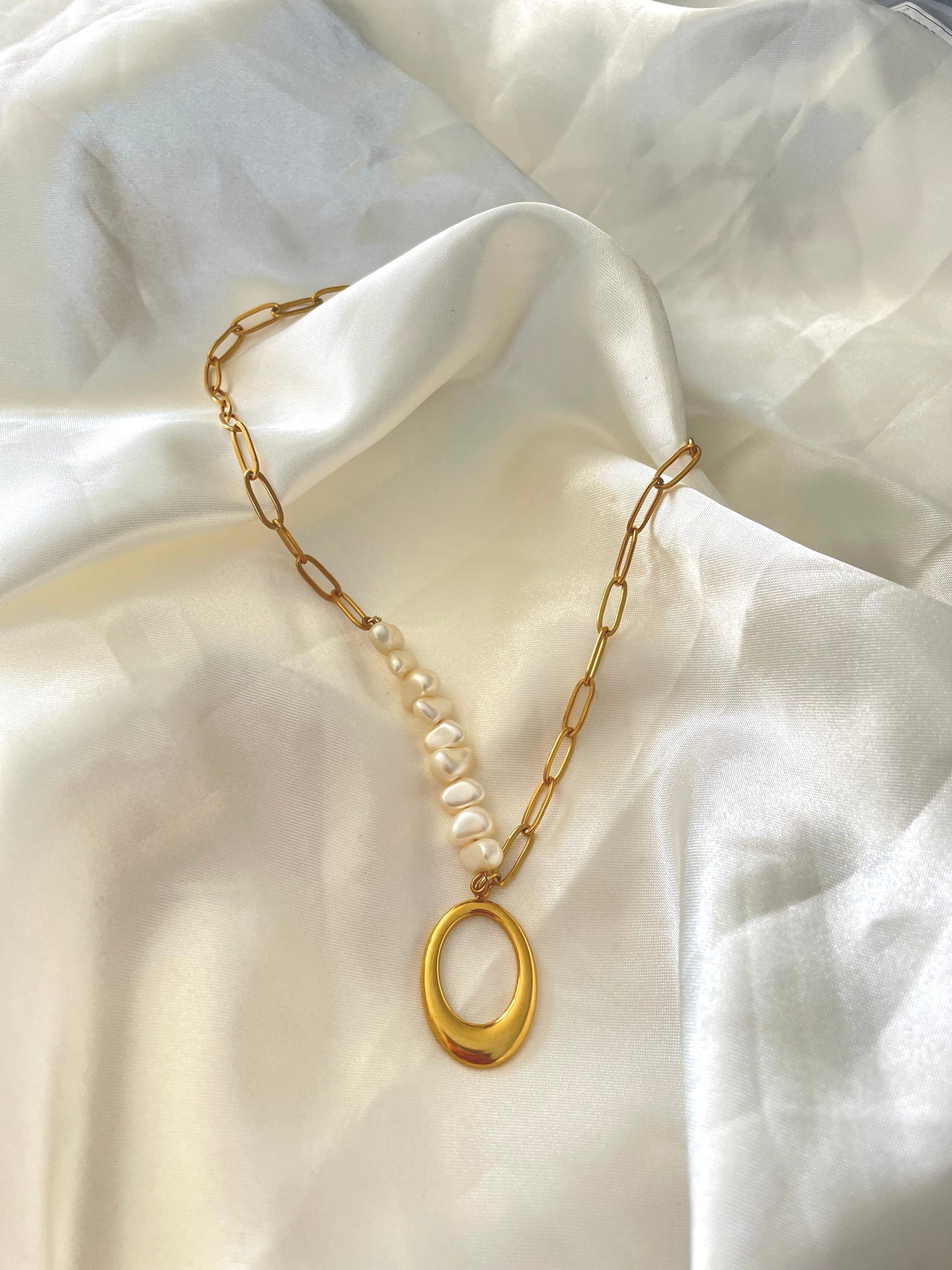 Collier Gienah