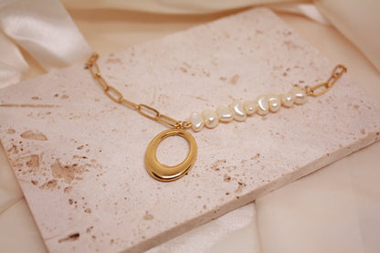Collier Gienah