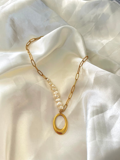 Collier Gienah